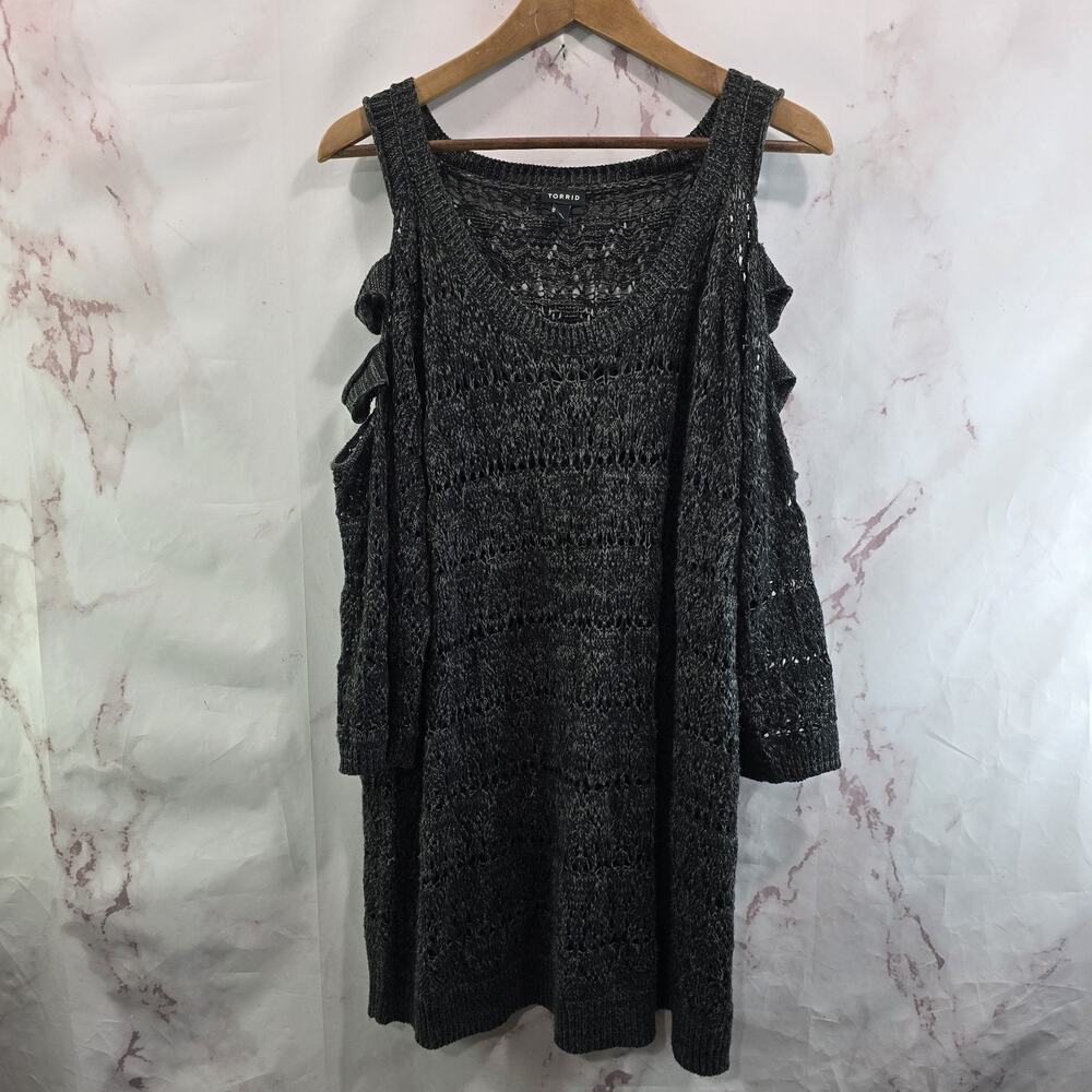 Torrid Sweater Womens 3 3X Gray Cut Out Shoulder Sleeve Slouchy Knit